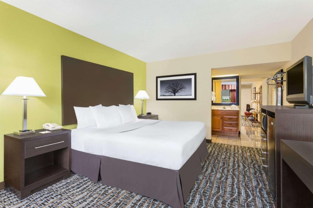 Days Inn by Wyndham Asheville/Mall Image 15