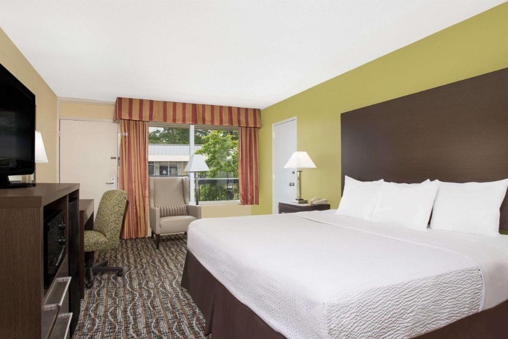 Days Inn by Wyndham Asheville/Mall Image 16