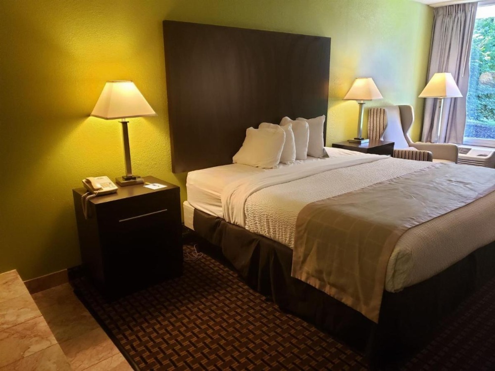 Days Inn by Wyndham Asheville/Mall Image 29