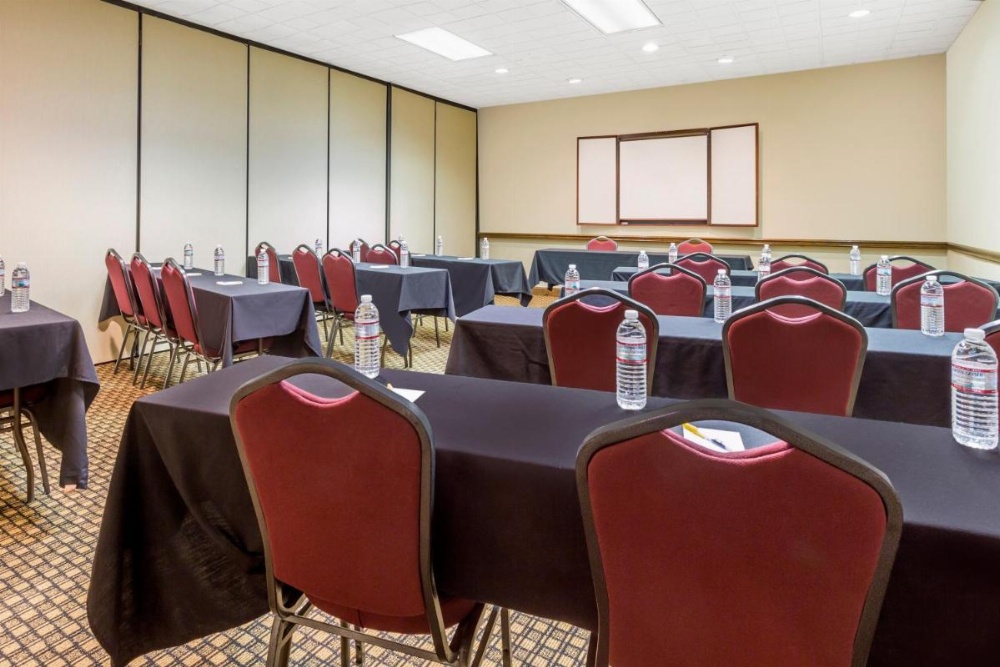 Days Inn by Wyndham Asheville/Mall Image 36