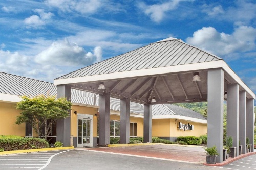 Days Inn by Wyndham Asheville/Mall image 37