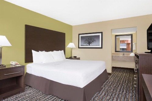 Days Inn by Wyndham Asheville/Mall image 41