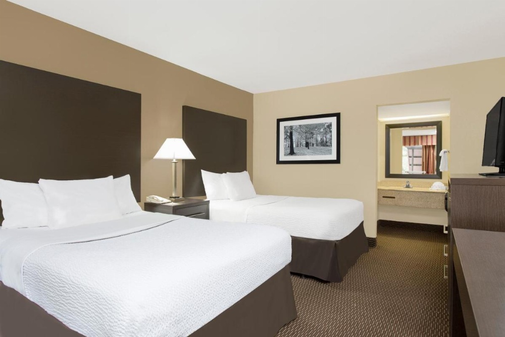 Days Inn by Wyndham Asheville/Mall Image 47
